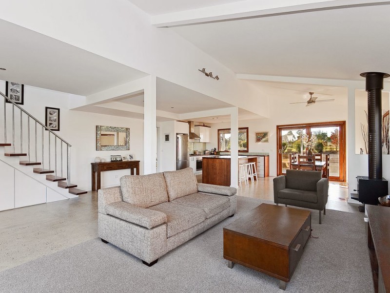 18 Falcon Grove, Metung VIC 3904