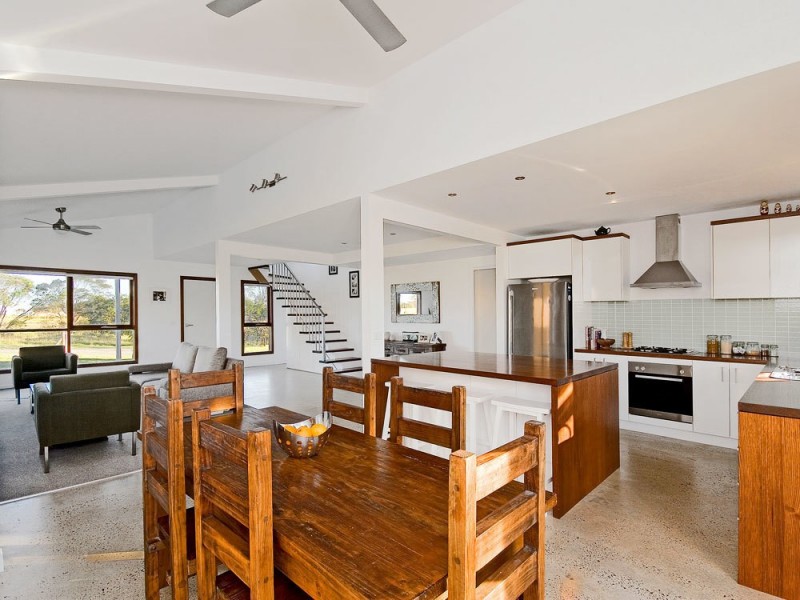 18 Falcon Grove, Metung VIC 3904