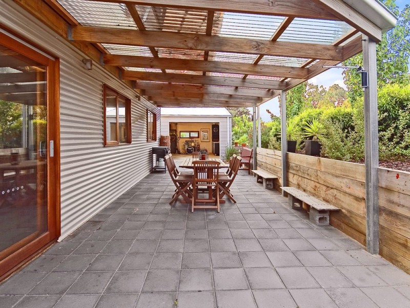 18 Falcon Grove, Metung VIC 3904