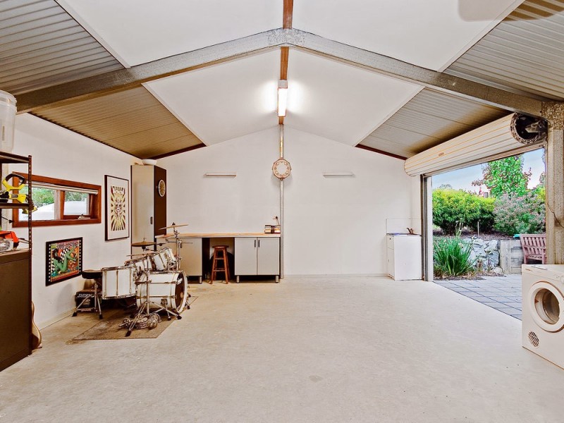 18 Falcon Grove, Metung VIC 3904