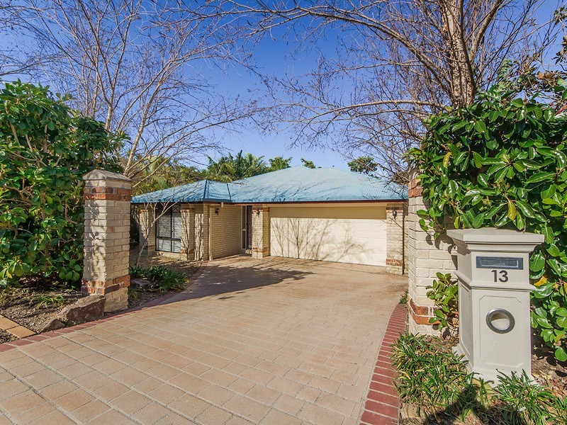 13 Peppertree Circuit, Robina QLD 4226