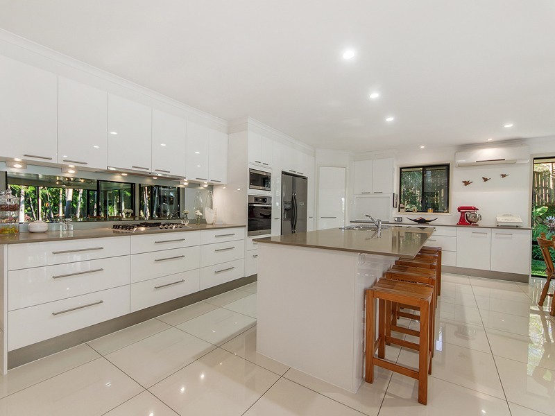 13 Peppertree Circuit, Robina QLD 4226