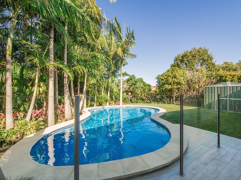 13 Peppertree Circuit, Robina QLD 4226