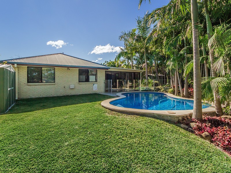13 Peppertree Circuit, Robina QLD 4226