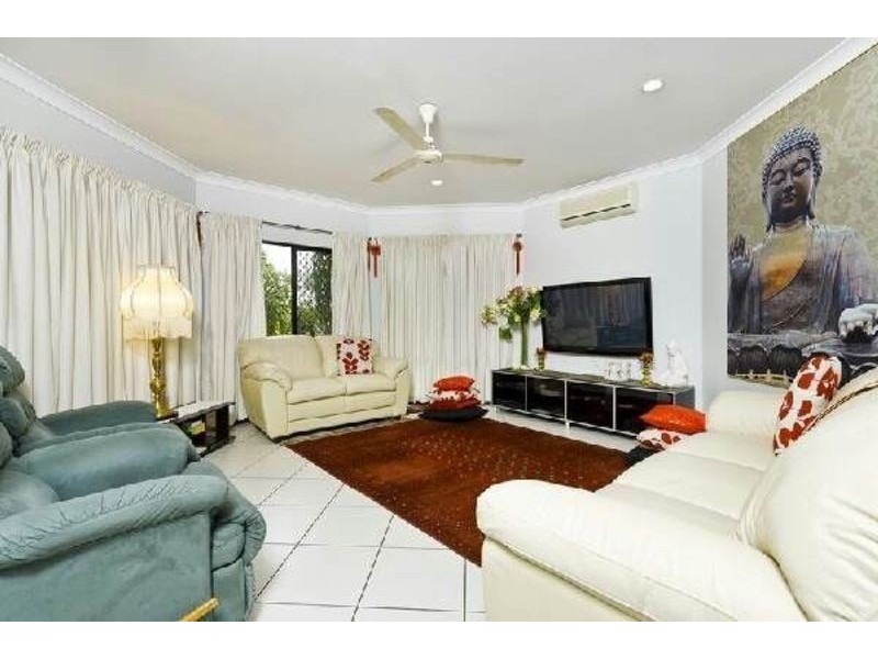 1-3 Mia St, Kewarra Beach QLD 4879