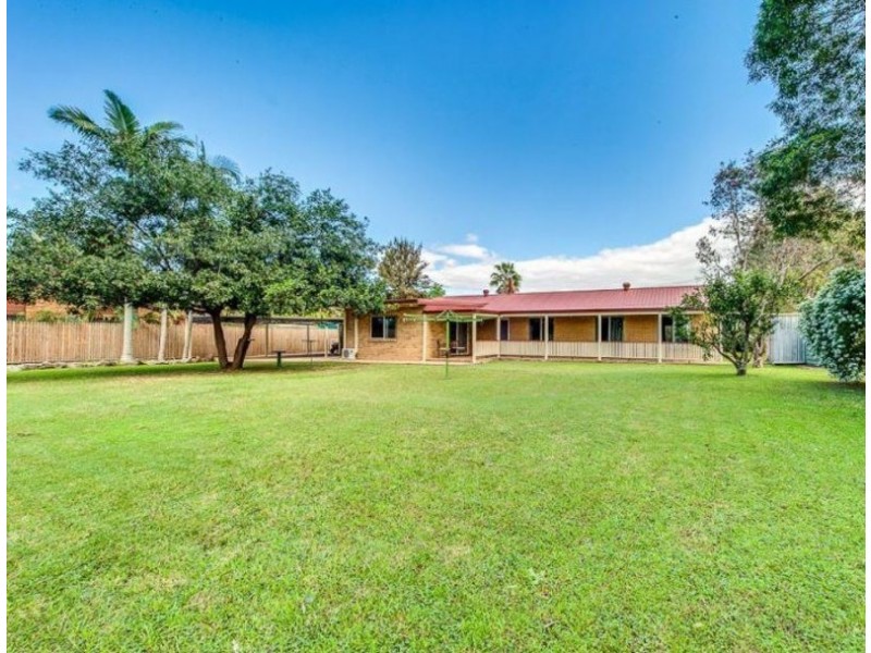 38 Islandview St, Barellan Point QLD 4306