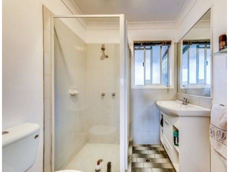 38 Islandview St, Barellan Point QLD 4306