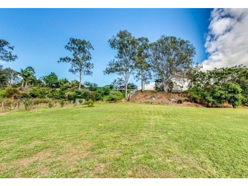 38 Islandview St, Barellan Point QLD 4306