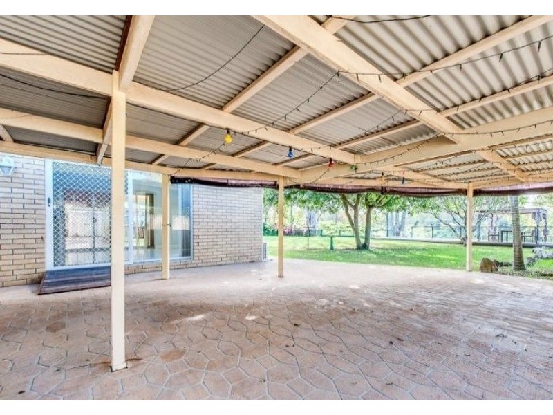 38 Islandview St, Barellan Point QLD 4306