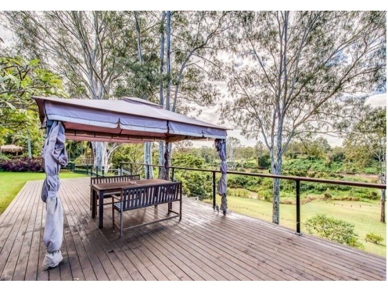 38 Islandview St, Barellan Point QLD 4306