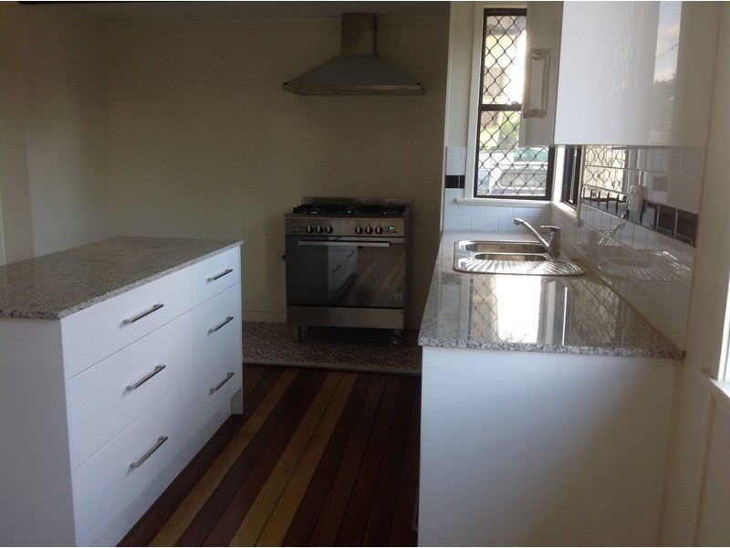 2 Hollingsworth Street, Kawana QLD 4701