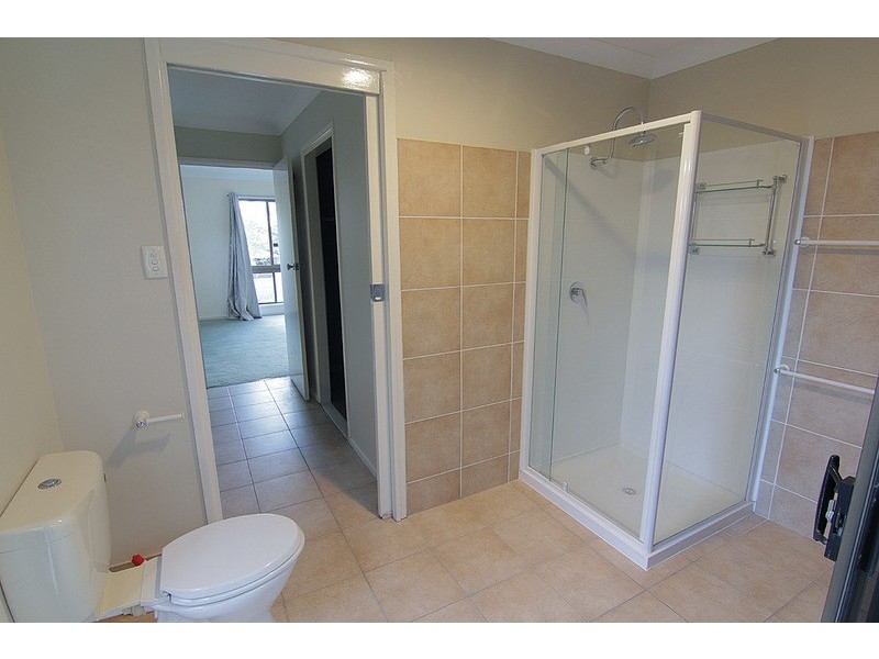 8 Maribor St, Westlake QLD 4074