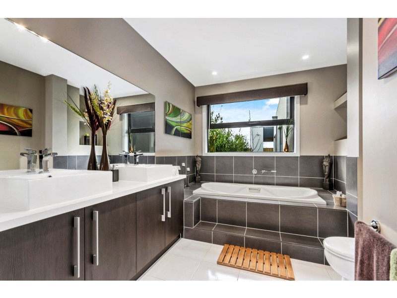 12 Lakes Entrance, Point Lonsdale VIC 3225