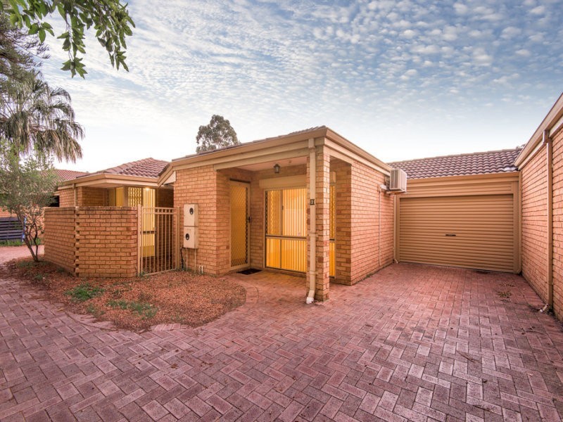 2/61 Bank Street, East Victoria Park WA 6101