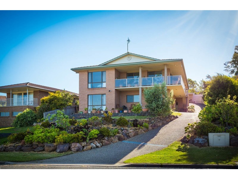 17 Berrambool Drive, Merimbula NSW 2548