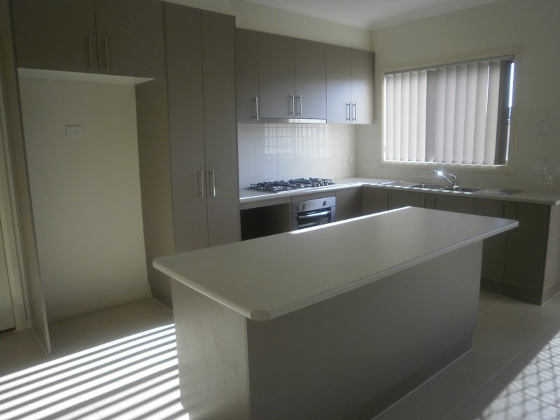 1/3 Anastasia Court, Hillside VIC 3037