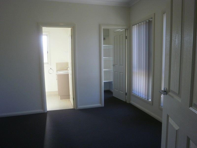 1/3 Anastasia Court, Hillside VIC 3037