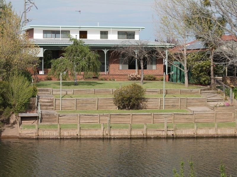 48 Robb Street, Bairnsdale VIC 3875