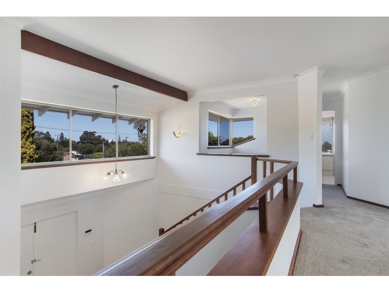 2 Rockliff Avenue, Karrinyup WA 6018