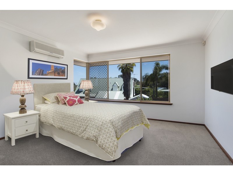 2 Rockliff Avenue, Karrinyup WA 6018