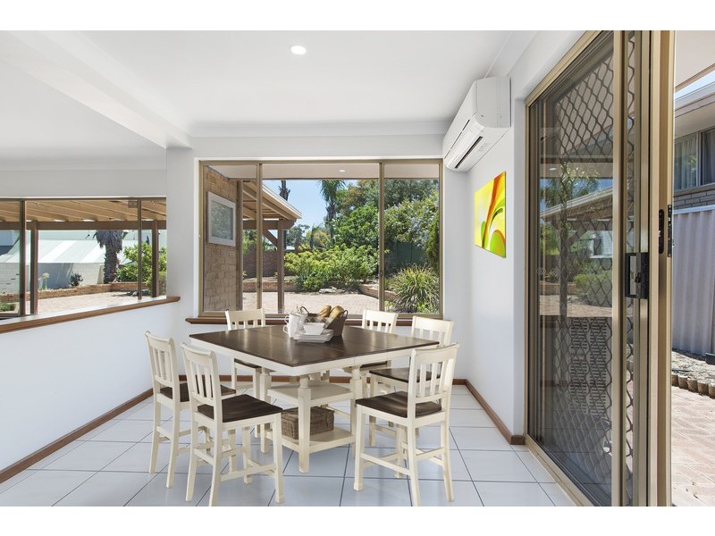 2 Rockliff Avenue, Karrinyup WA 6018