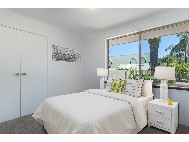 2 Rockliff Avenue, Karrinyup WA 6018