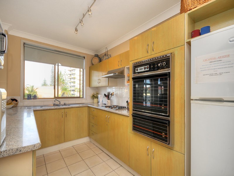 1/35 OLD BURLEIGH RD, Surfers Paradise QLD 4217