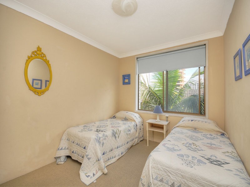 1/35 OLD BURLEIGH RD, Surfers Paradise QLD 4217