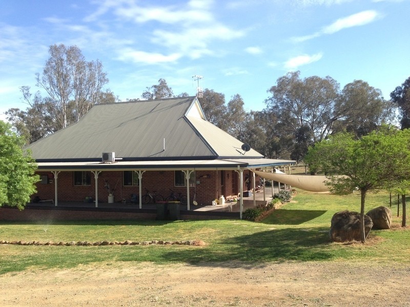 2095 Packham Drive, Manildra NSW 2865