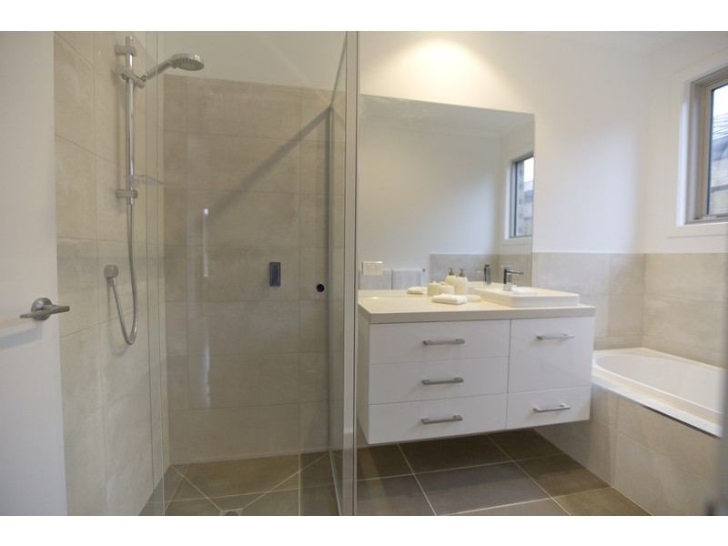 3/15 Bourbon Way, Waurn Ponds VIC 3216