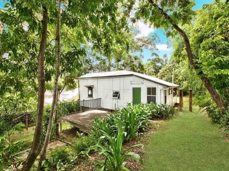 32 Mason Street, Stratford QLD 4870