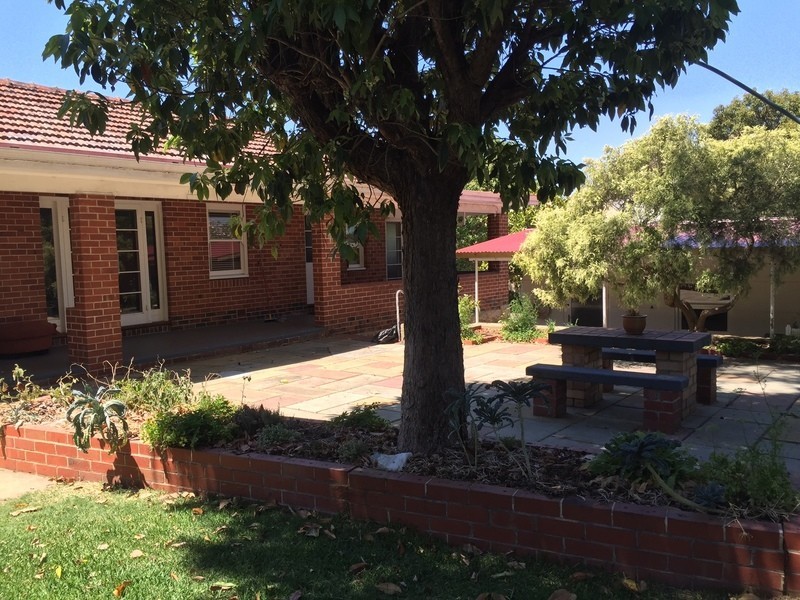 50 Melvista Ave, Dalkeith WA 6009