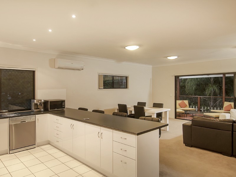 2/29 Sparkes Street, Chermside QLD 4032