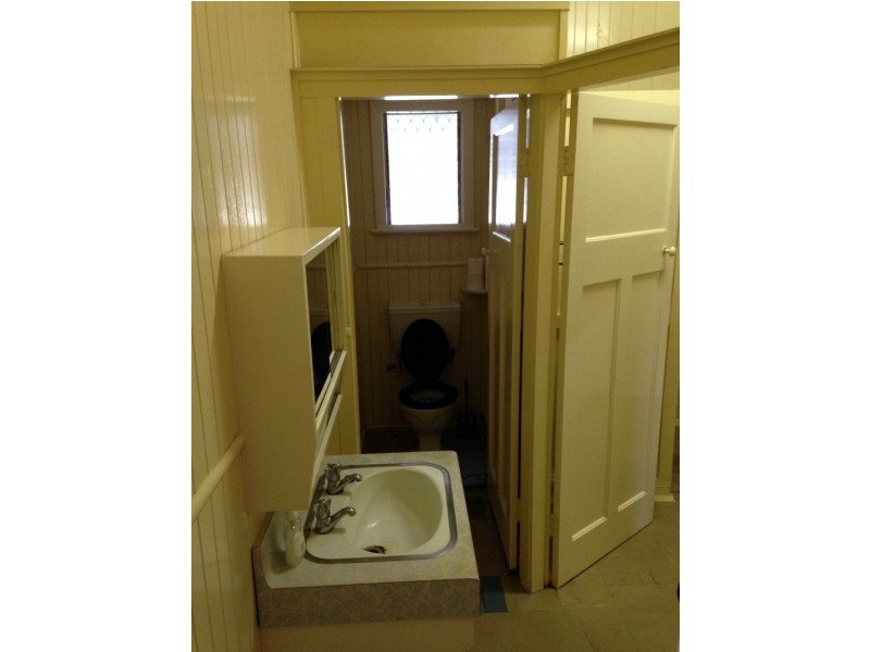 23 Sims Road, Avenell Heights QLD 4670