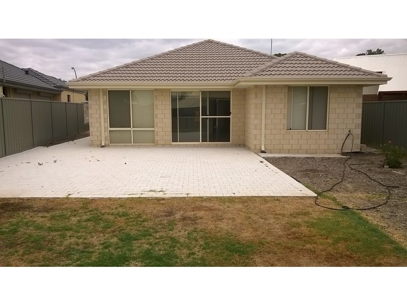 17 ASTROLABE WAY, Swan View WA 6056