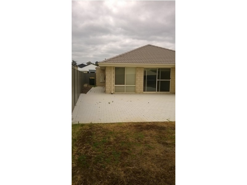 17 ASTROLABE WAY, Swan View WA 6056