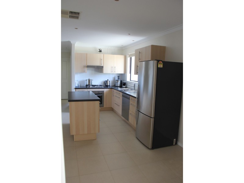 23 Yarnall Place, Ferndale WA 6148