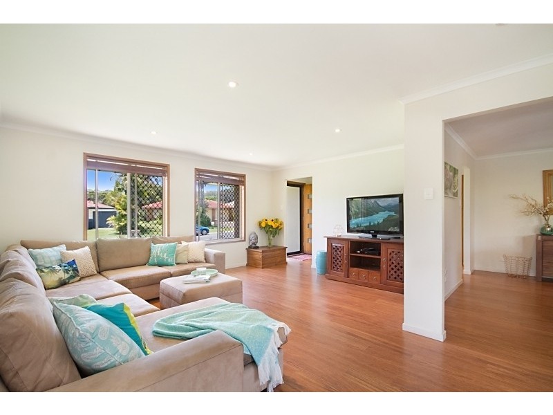 6 Roker Drive, Currumbin Waters QLD 4223
