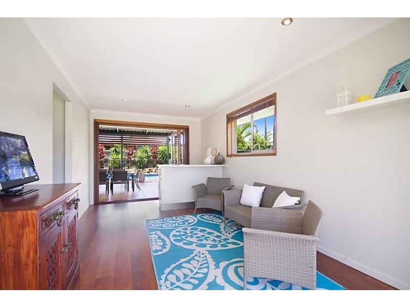 6 Roker Drive, Currumbin Waters QLD 4223