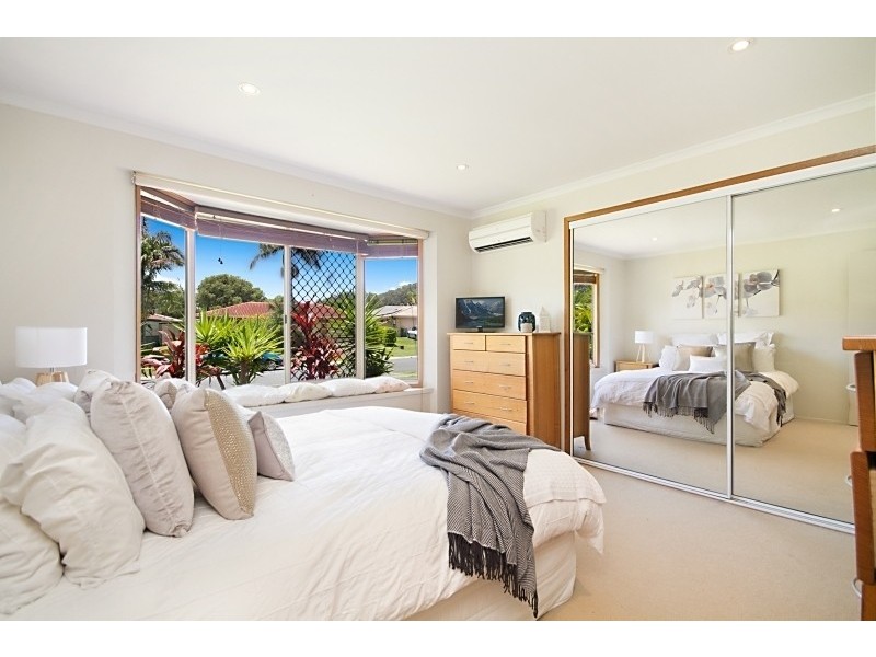6 Roker Drive, Currumbin Waters QLD 4223
