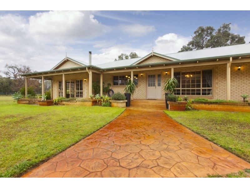 83 Fergusson Close, West Swan WA 6055