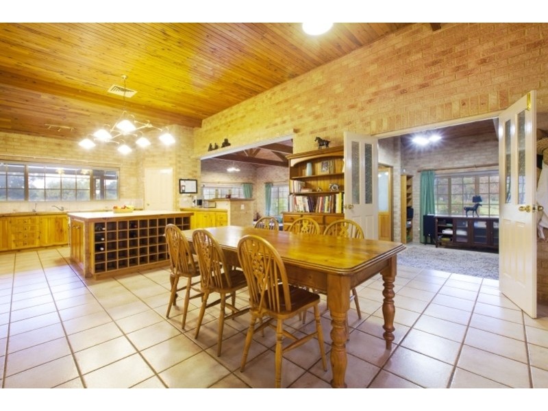 83 Fergusson Close, West Swan WA 6055