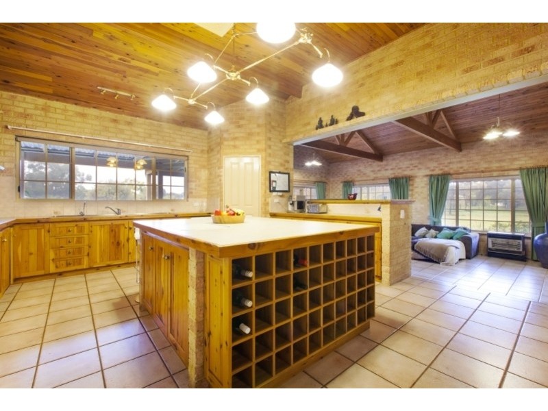 83 Fergusson Close, West Swan WA 6055