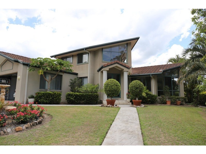 8 Mahogany Drive, Albany Creek QLD 4035