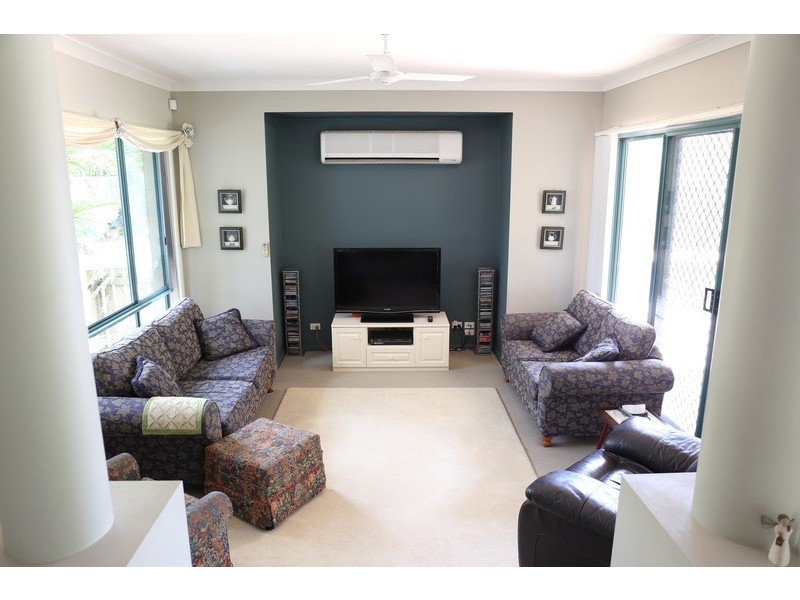 8 Mahogany Drive, Albany Creek QLD 4035