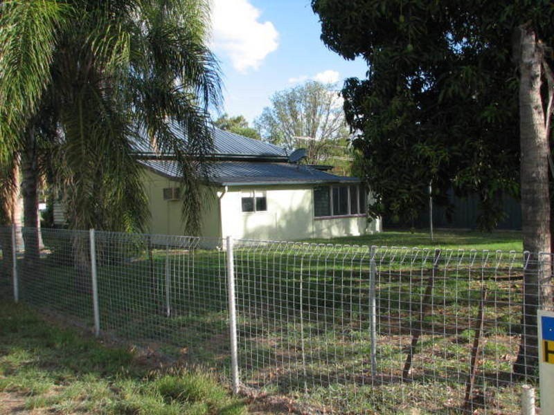 73 Ruby, Emerald QLD 4720