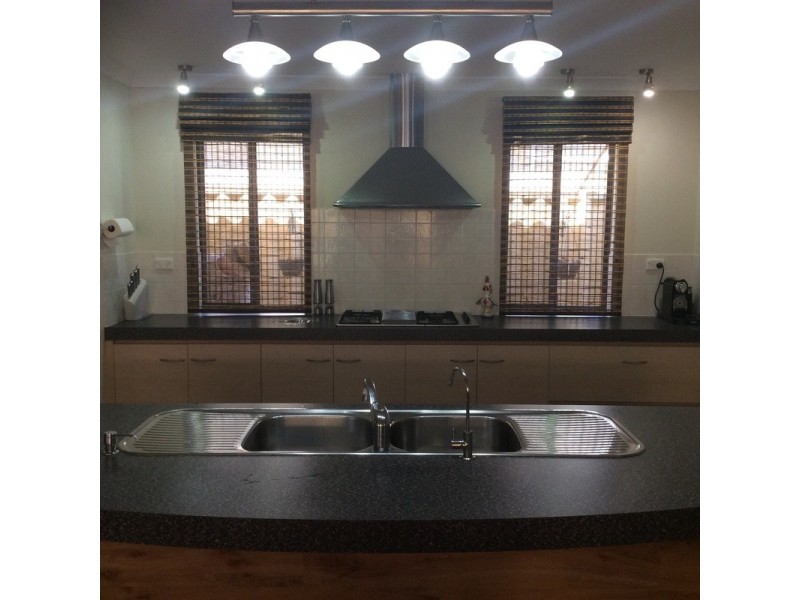 6 Greeson parkway, Secret Harbour WA 6173