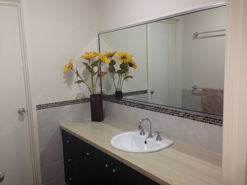 28 Kelang Rd, Wattle Grove WA 6107