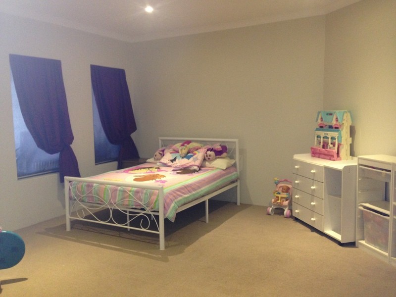 28 Kelang Rd, Wattle Grove WA 6107