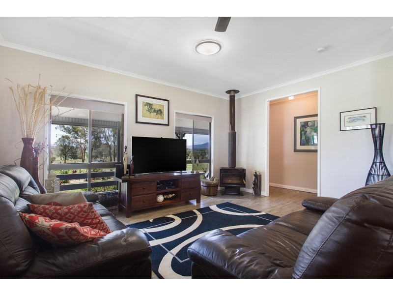 1455  Neurum Road, Mount Archer QLD 4514